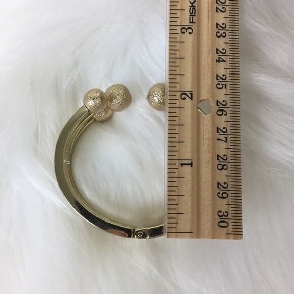 Gold Tone Clamper Bracelet Hinged Cuff Bold Statement Mob Wife Luxury Estate - Picture 8 of 8